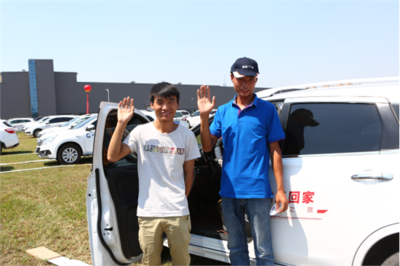 啟辰百車齊聚鄭州工廠 T70回家之旅完美收官——一場(chǎng)關(guān)于品質(zhì)、信賴與‘健身式’服務(wù)的深度共鳴